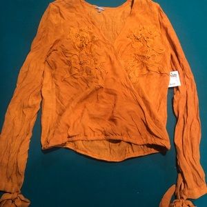 Small yellowish blouse Charlotte Russe